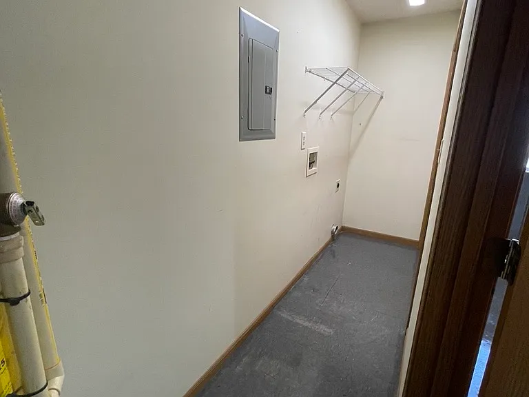 385 Grantland Dr — Photo 11