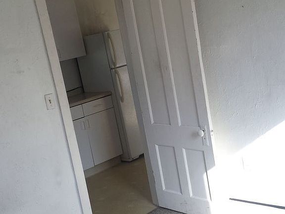 3rd image of 44 Franklin St APT 1