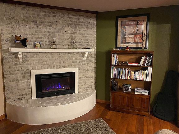 Electric fireplace