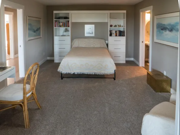 100 Hilltop Dr #B, Sequim, WA 98382