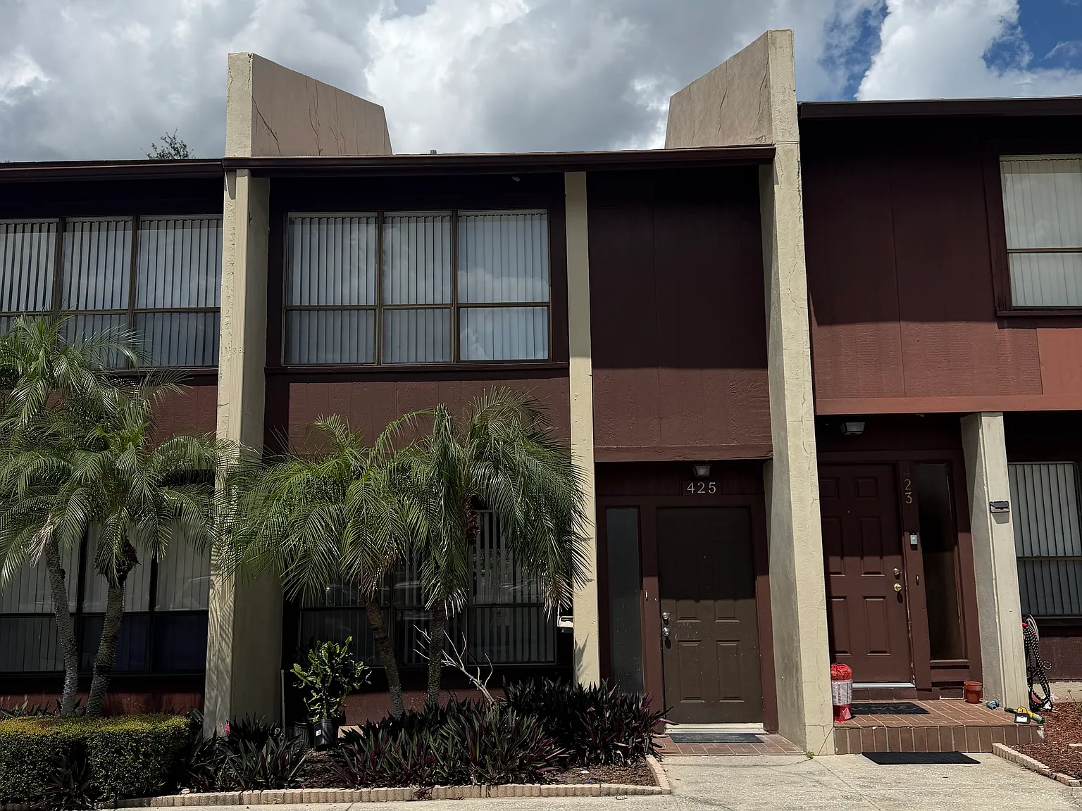 2 bed, 1.5 bath, 1025 sqft, $1,550 — Photo 1