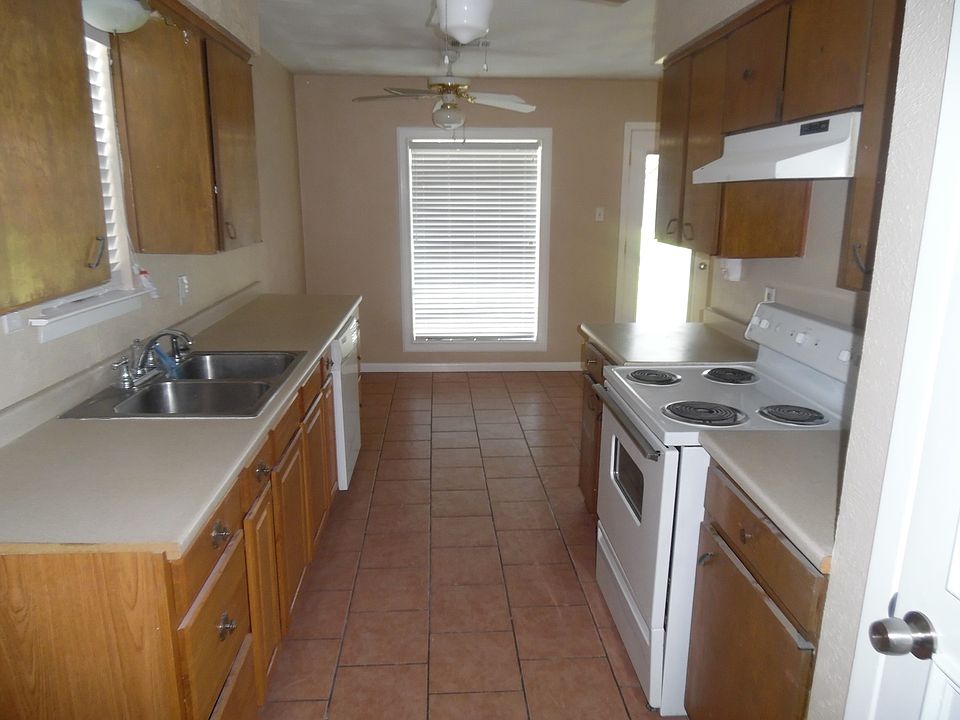1st image of 1829 Moonbeam Ln