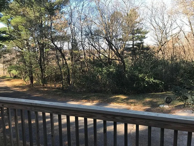 Hillside Triplex — Photo 3