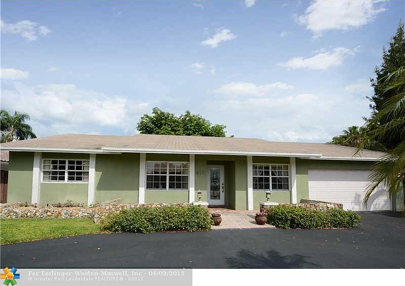 1st image of 610 NW 76th Ter