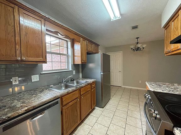 2nd image of 1425 Joyner Dr