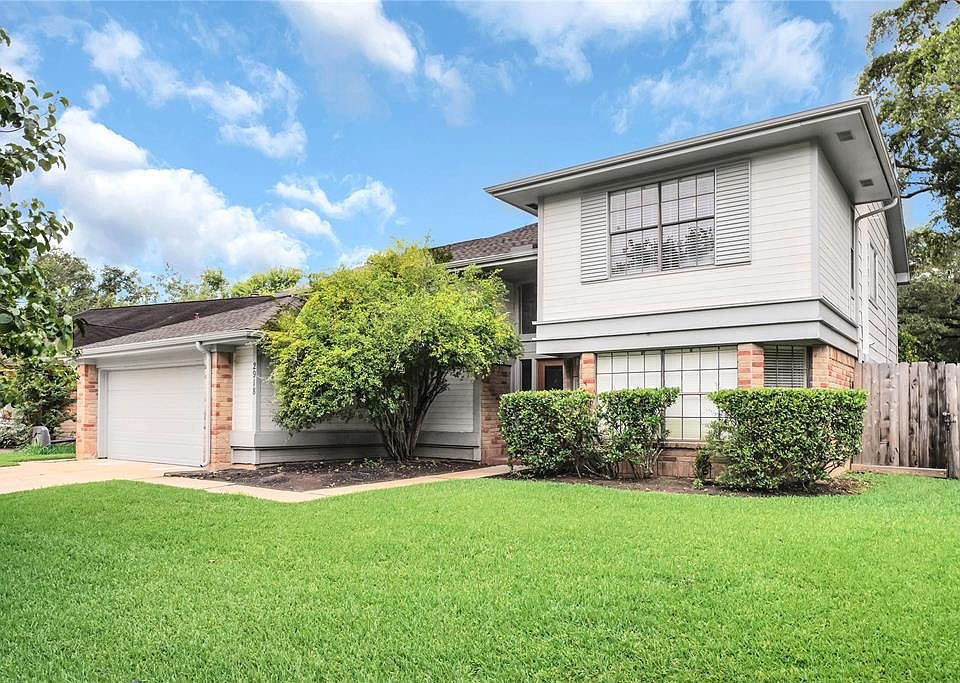 1st image of 2918 Colony Dr