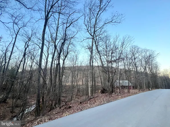 Maverick Trl, Hedgesville, WV 25427