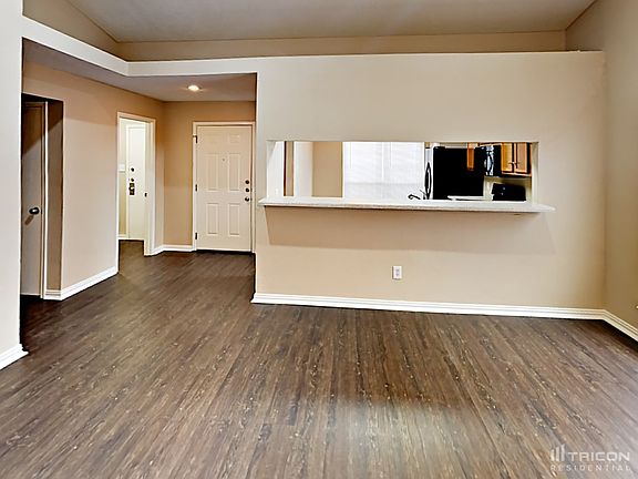 4th image of 3816 Huckleberry Dr