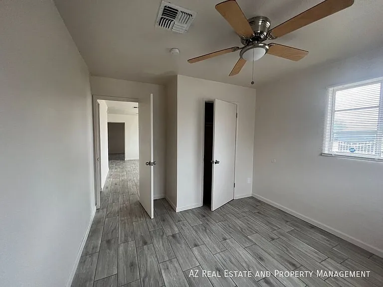 2233 E Wood St — Photo 5