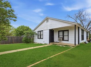 911 Hill ST, Fredericksburg, TX 78624