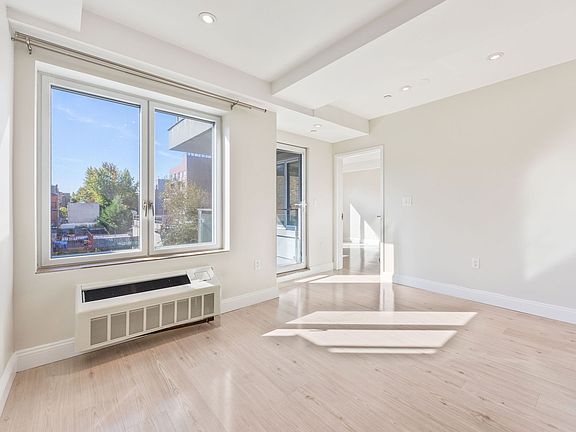 5th image of 2818 Astoria Blvd #304