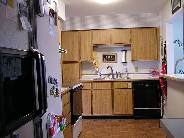 2nd image of 1457 Custer Ave