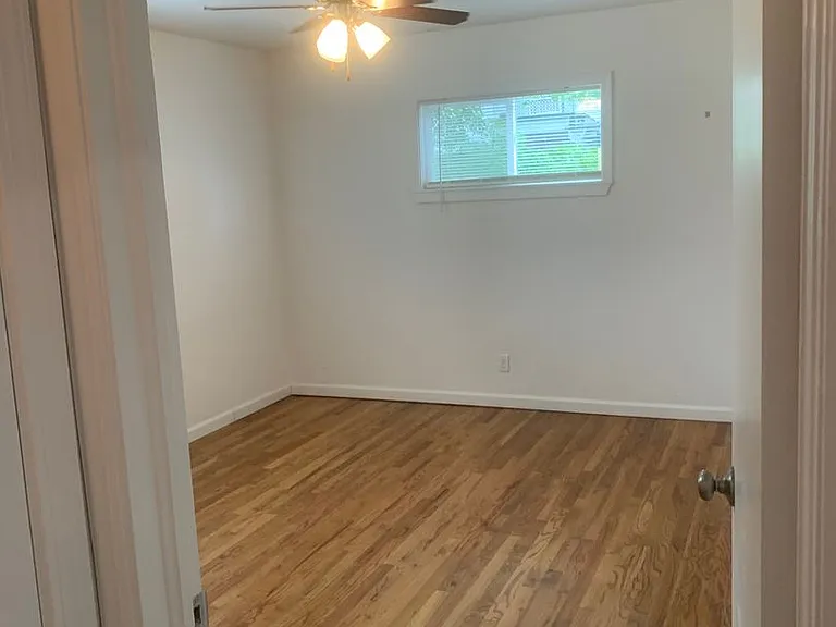 902 Munley Dr — Photo 10