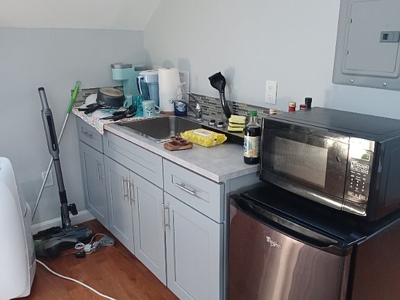 3rd image of 11 Belvoir Rd