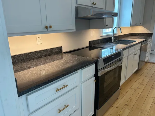 14 Lincoln & 11 Gilman, 14-16 Lincoln St #14, Brunswick, ME 04011