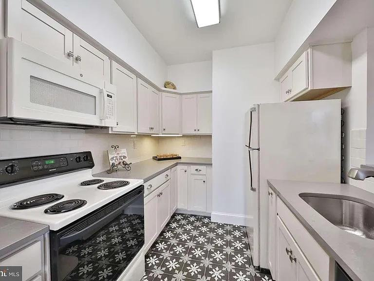 6655 McCallum St #309E — Photo 6