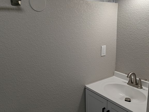 4th image of 4886 S Logan St #2