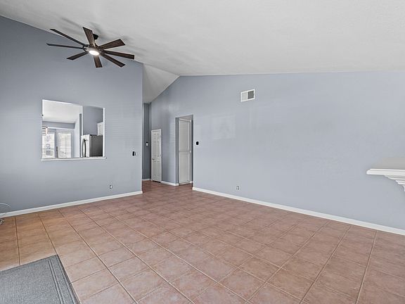 3rd image of 24601 Vista Verde Dr