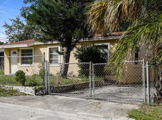 1036 W 32nd St, Riviera Beach, FL 33404