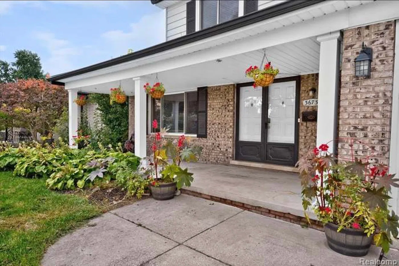 4 bed, 1972 sqft, $2,800 — Photo 4