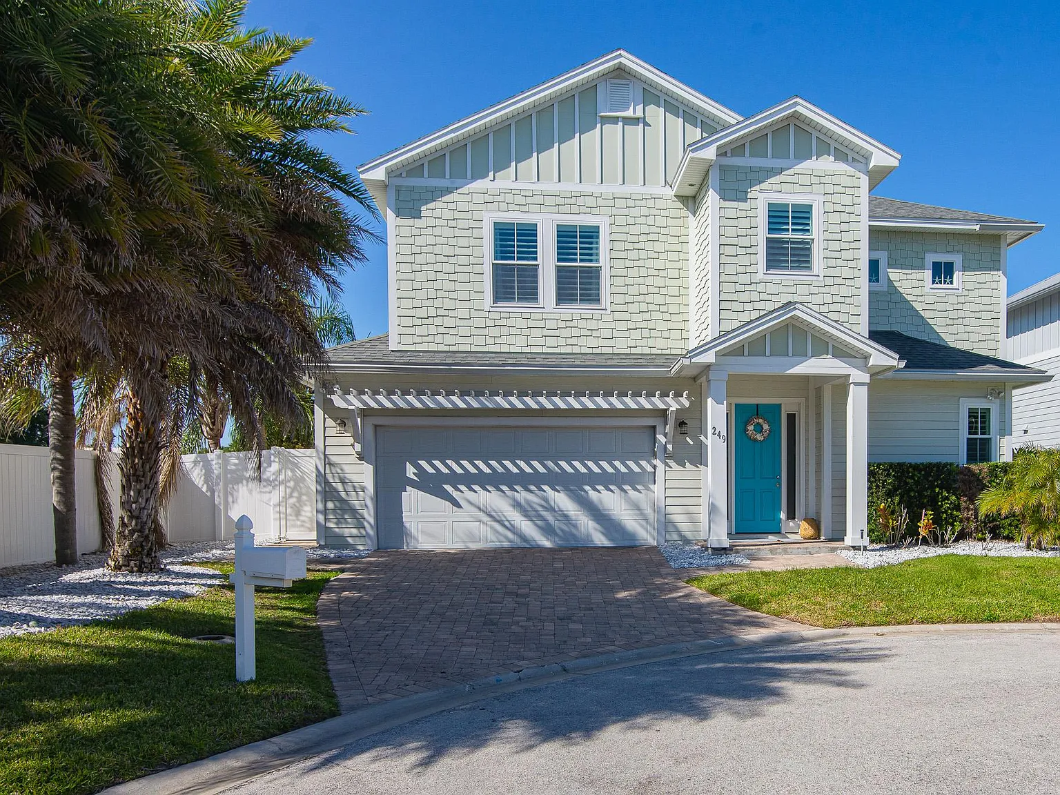 4 bed, 2810 sqft, $9,750 — Photo 4