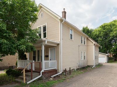 351 Saint Clair Ave, Saint Paul, MN, 55102