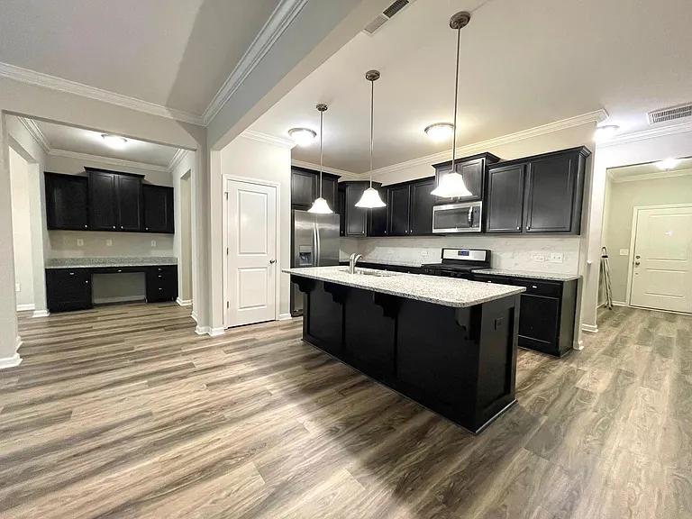 103 Hamlet Pl — Photo 4