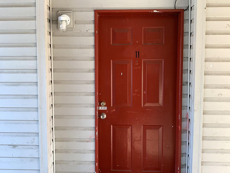 1st image of 134 SE 160th Ave #11