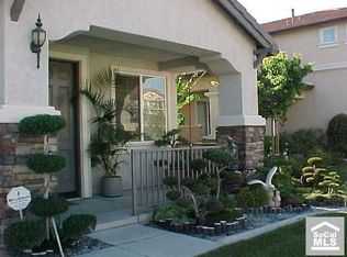 6857 Raspberry Ct, Corona, CA 92880