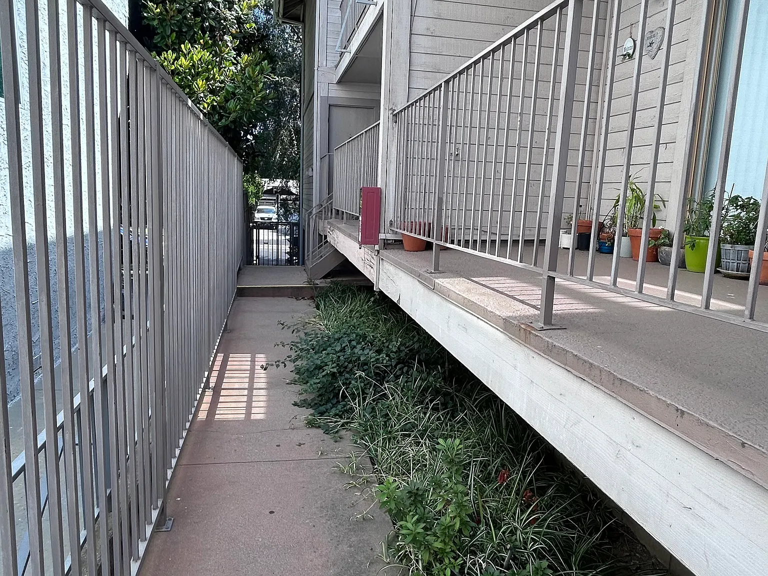 2 bed, 1000 sqft, $2,430 — Photo 4