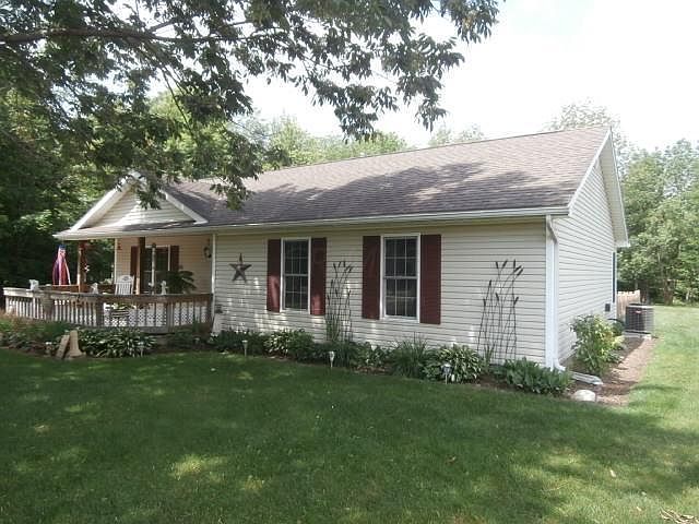 1st image of 715 Daffodil Dr