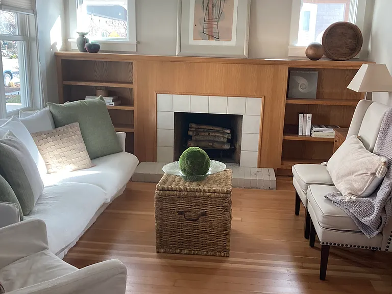 1010 E Hollywood Ave — Photo 3