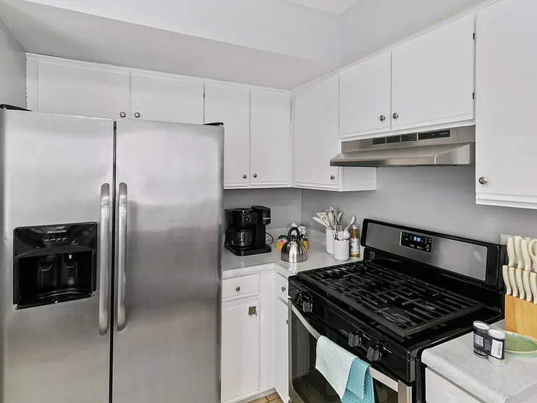 1503 Hollytree Ln — Photo 9