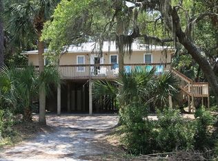 712 Portia St, Edisto Island, SC 29438