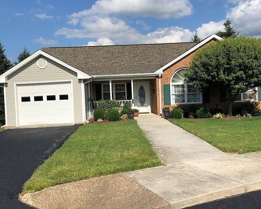 1st image of 224 Wheatland Ct