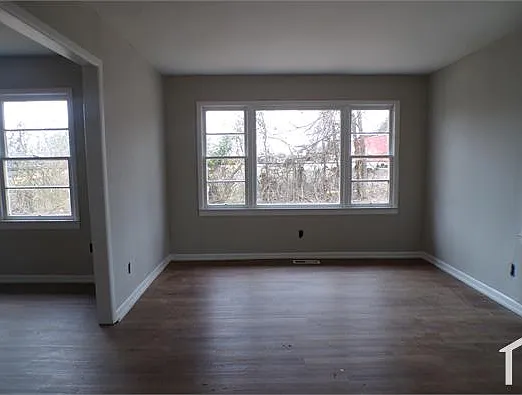 3 bed, 1020 sqft, $1,050 — Photo 2