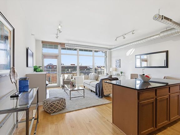 2nd image of 1200 W Monroe St APT 716