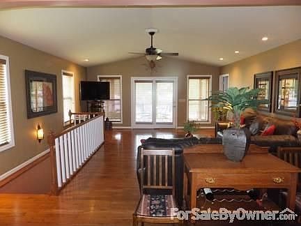 Master Bath
						:
						Double vanities, lots of cabinet and drawer space, 9 X 7.5 walk-in closet.