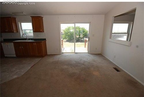 4th image of 4740 Adrienne Dr