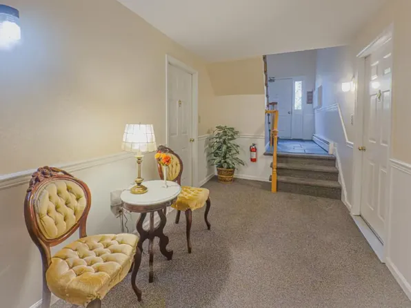 4622 Grandin Rd SW APT 2, Roanoke, VA 24018