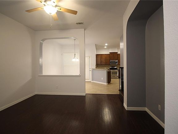 3rd image of 8612 Iron Horse Dr