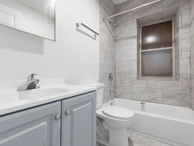 8201 S Paulina St — Photo 30