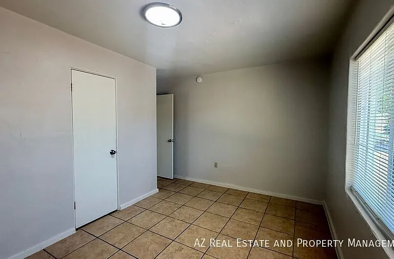 1405 W Clarendon Ave #1 — Photo 9