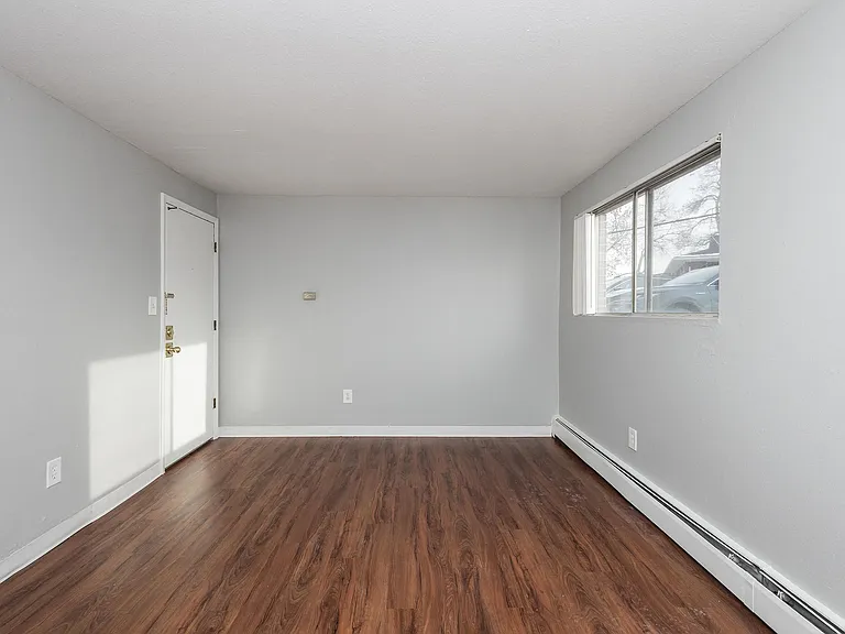 Greenway Apartments — Photo 16