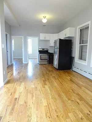 Rented by Miron Realty Group | media 2