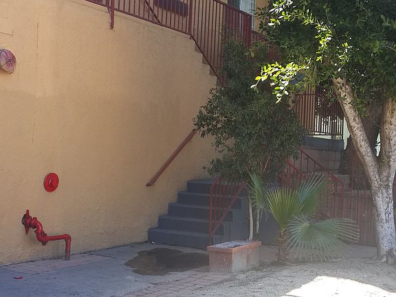 5th image of 14212 Delano St #0
