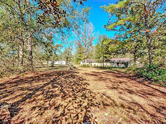 2nd image of 260 Lawrence Ln