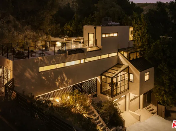10443 Corfu Ln, Los Angeles, CA 90077