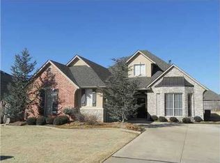 923 Ruby Ln, Midwest City, OK 73130