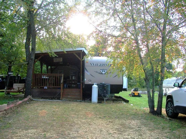 19/80 Woodhaven Dr E, Sublette, IL 61367